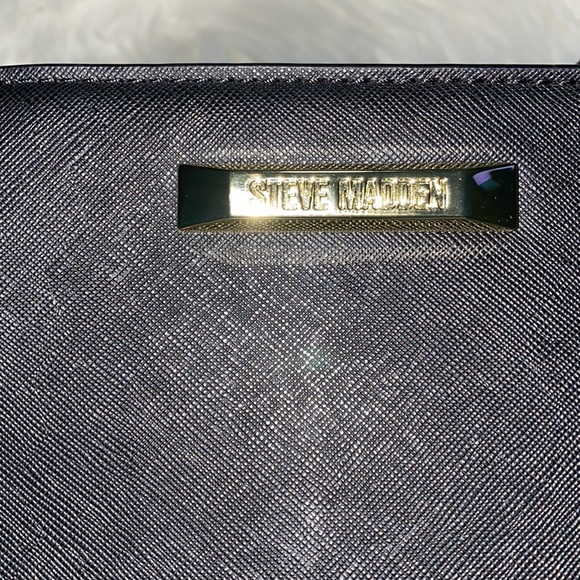Steve Madden Blannis Crossbody Bag
Gold Hardware - Picture 4 of 9